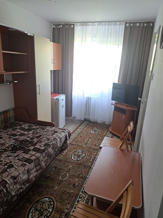 Închiriez Garsonieră 16 mp Decomandată Bld Primăverii 7B Podu Ros Renovată complet și Utilată nou Ieftină la Întreținere  Persoană Fizică