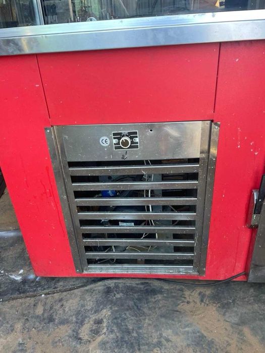 Хладилна витрина