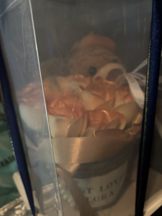 Продам Мишку с коробкой на 8марта