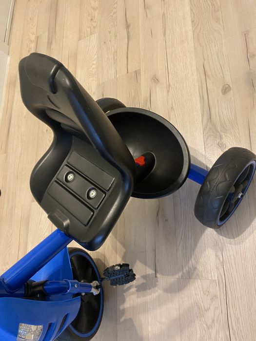 Трехколесный велосипед