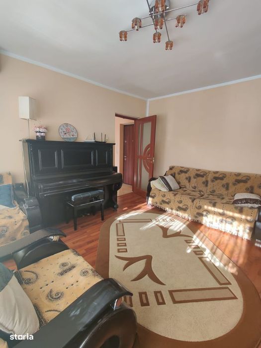 Apartament 3 camere, Târgoviște, Micro 4