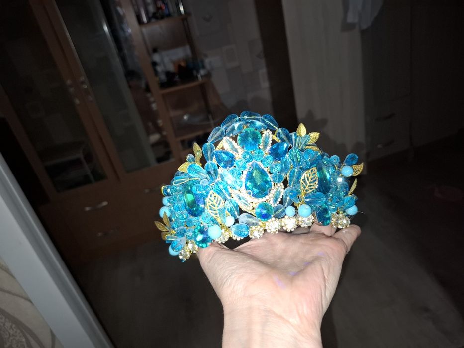 Продам очень красивую диадему