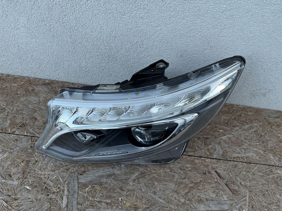 Far stanga Mercedes Vito V Class W447 LED Intelligent Light System