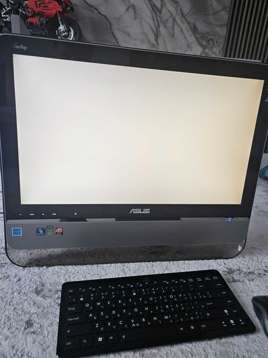 Моноблок ASUS 2012 года