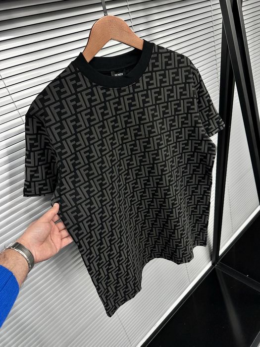 Мъжки тениски различни модели