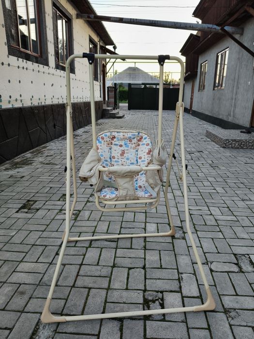 Качеля детская  состояние хорошее