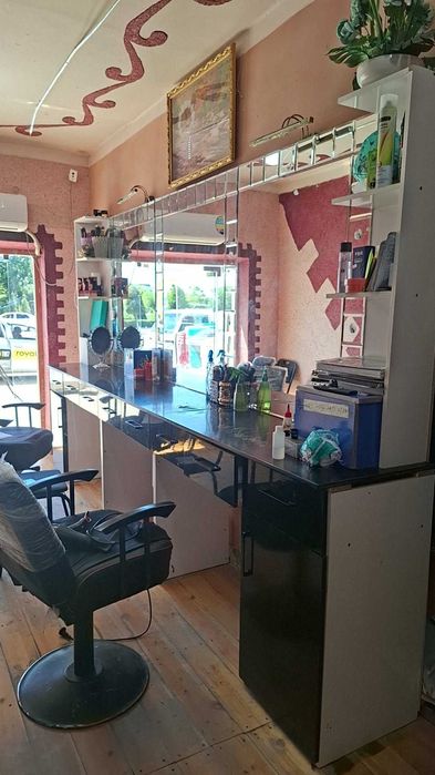 Salon uchun oynali mebel