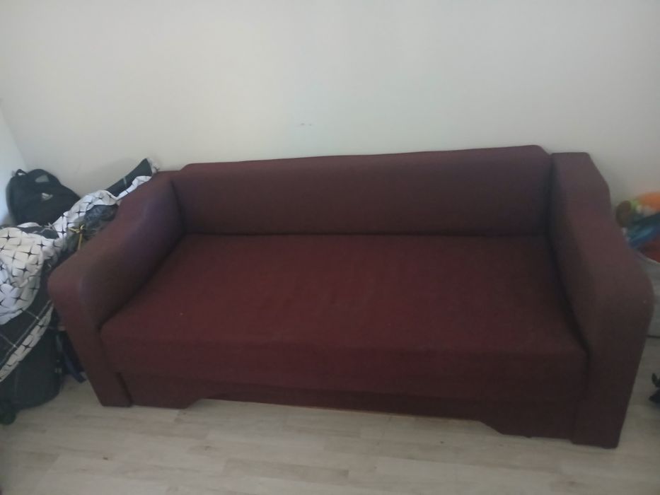 Vand canapea extensibila 190-70 cand se desface are 140