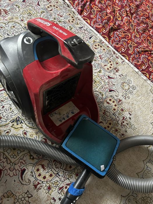 Пылесос Philips 2000w