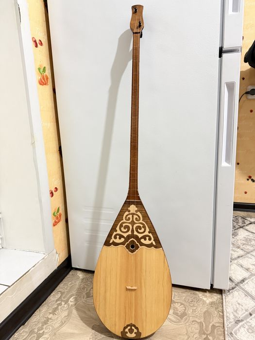 Срочно продам профессиональную домбру/ домбыра