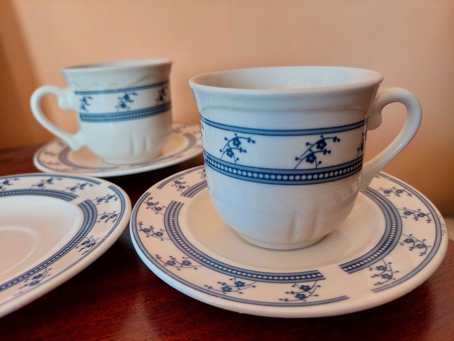 Стари порцеланови чаши за кафе 2 броя за 10 лв.