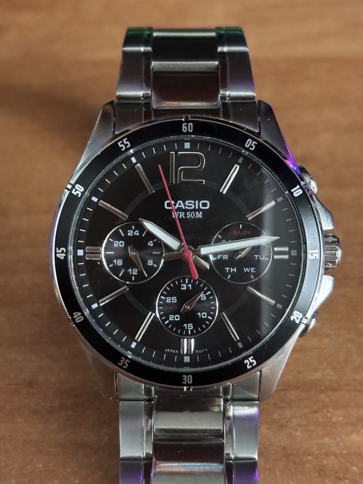 Продам кварцевые часы Casio
