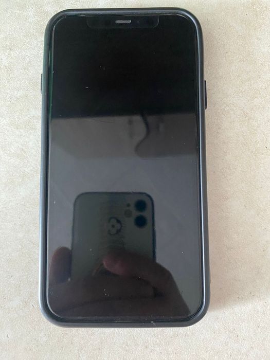 Продам iPhone 11 в идеальном состоянии.
