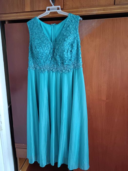Vând Rochie lungă elegantă