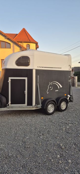Remorca transport cai