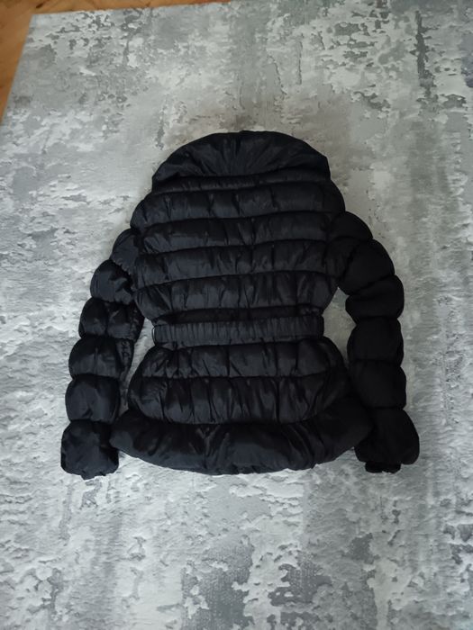 Vând geacă Moncler