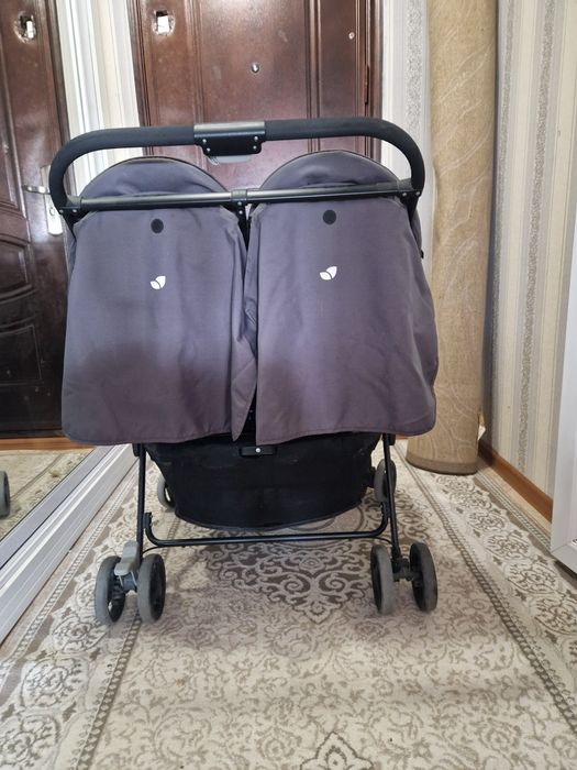 Коляска для близнецов