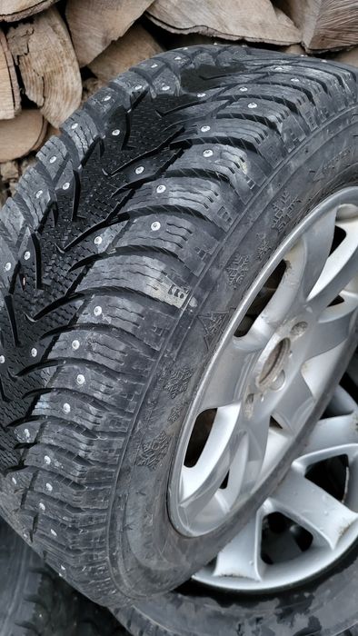 Vând jante BMW 205/60 r16 +cauciucuri de iarna