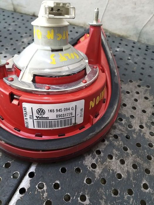 Stop tripla lampa dreapta haion vw golf 5 1k hatchback 1k6945094g 89031778