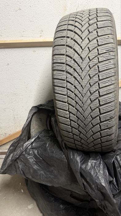 Зимни гуми от ID 3  -215/55 R18