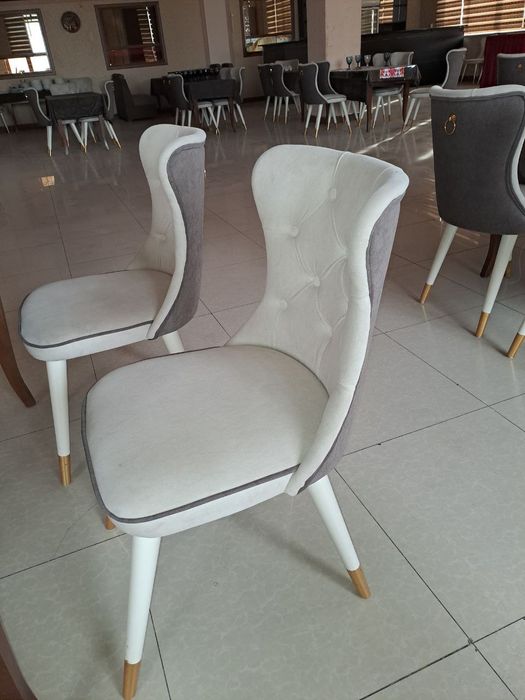 Продаеться столы стеклянные деваны стулья белые и коричневые  и бар