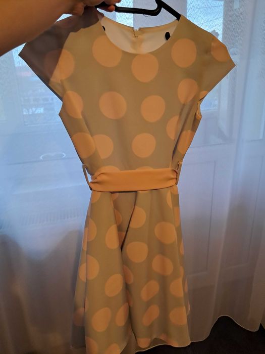 Rochiță satin, calitativă(9-11 ani),în stare impecabilă