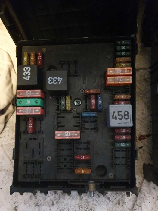 Panou sigurante si relee panou relee vw golf 5 touran t1 skoda 2