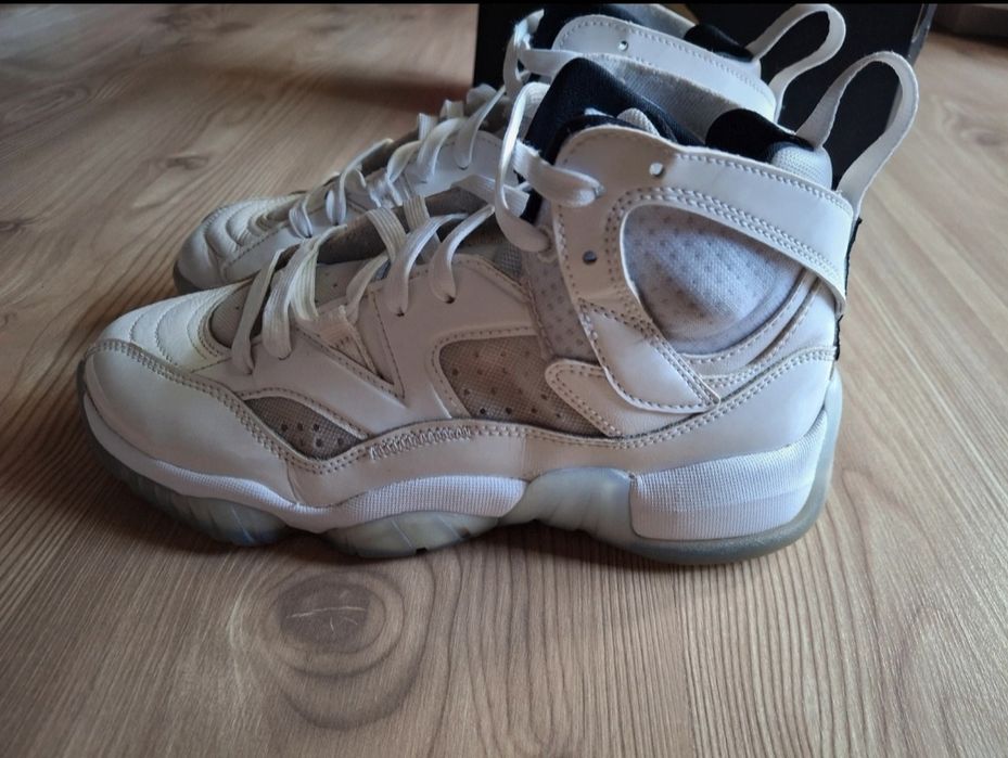Jordan Jumpman Two Trey "Legend Blue" sneakers