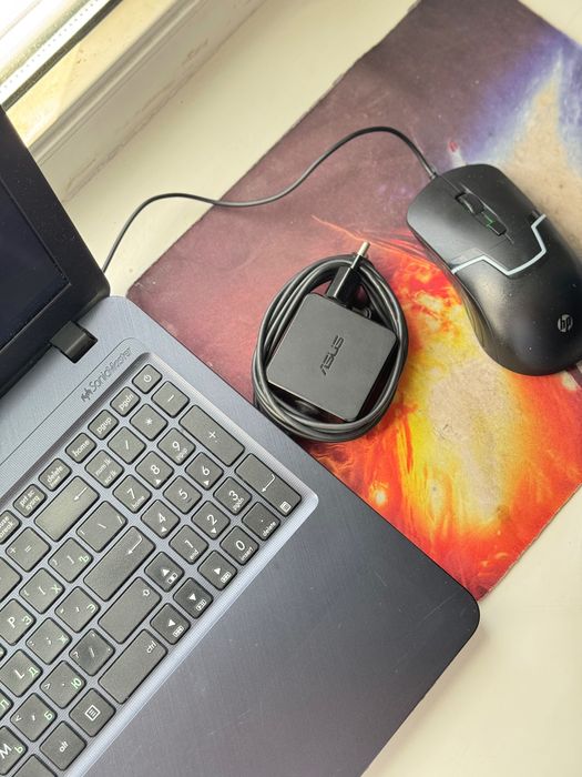 Продам офисный ноутбук ASUS