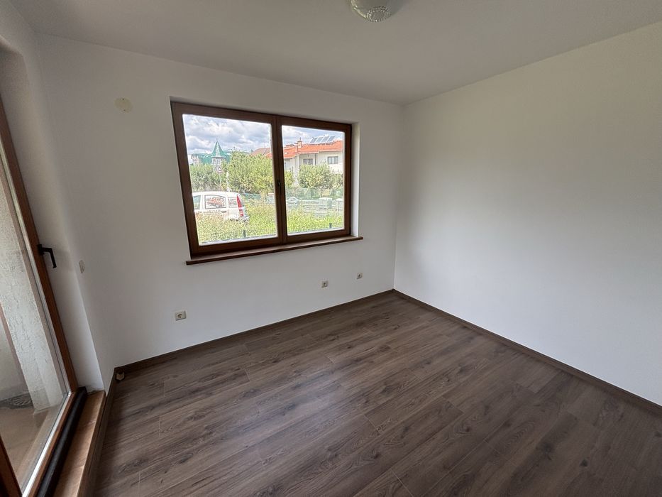 Тристаен в жилищна сграда с ниска такса поддръжка