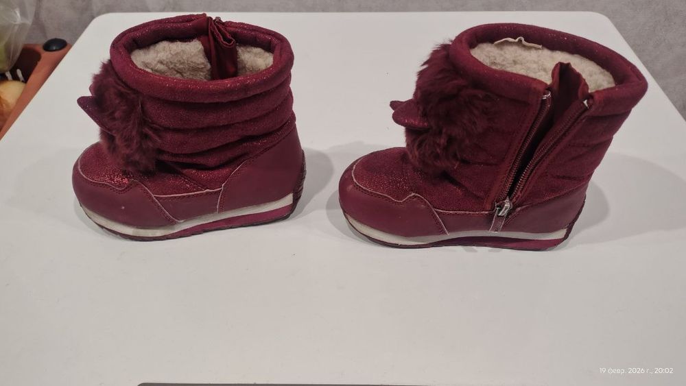 Продается детская обувь