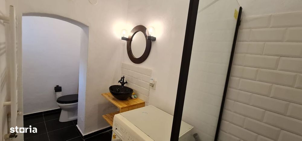 Vand apartament la casa , 2 camere , zona centrala