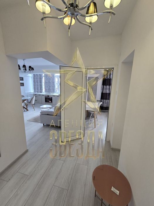 Продава се Тристаен апартамент в Пловдив, Кършияка - 60 кв.м за 2017 €/кв.м - Снимка #2