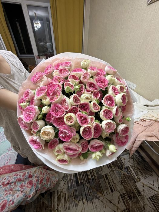 Кустовые розовые розочки
