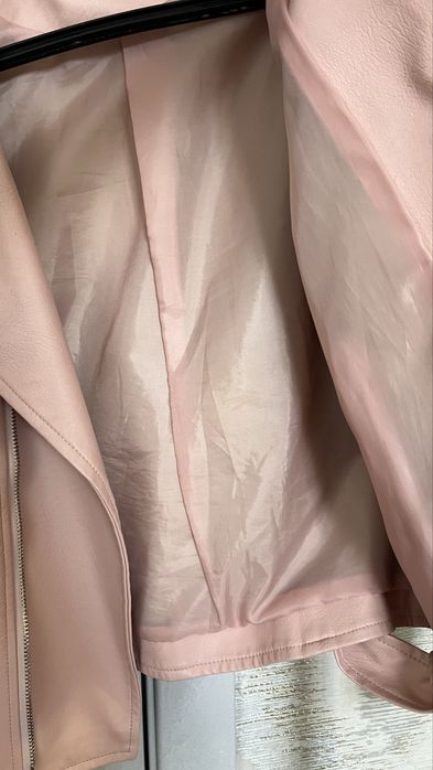 Продам косуху не дорого 42 размер