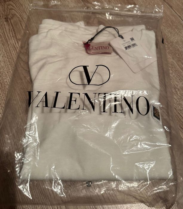 Valentino-Автентична чисто нова дамска тениска М-Л