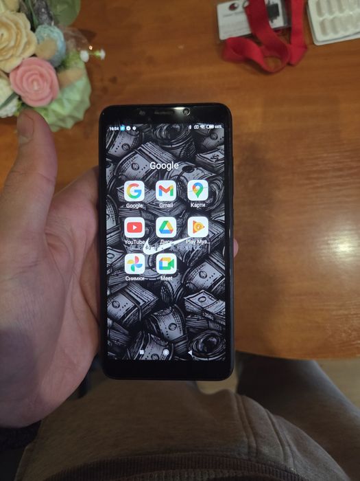 Продавам  телефон Xiaomi  redmi 6