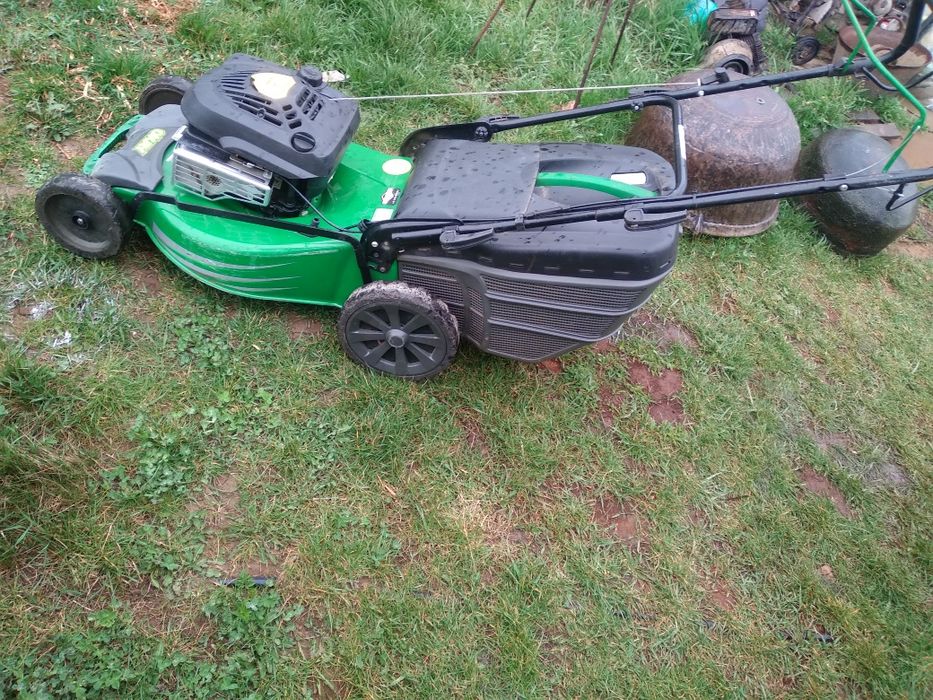 Mașină de tuns iarba/ gazonul  - cu autopropulsie