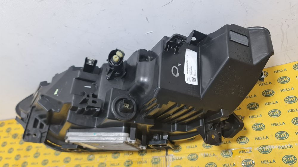 Far dreapta full led Tesla Model X 1034319-00-E