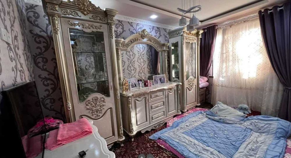 Продам 4-х комнатную в Мирабадском р.Парк Фуркат,Корейский центр 4/1/4