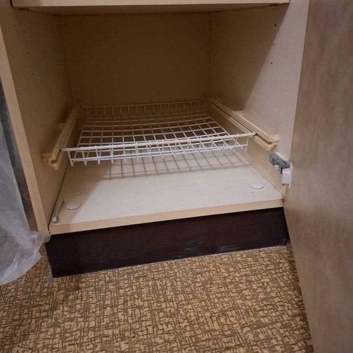 Пенал для кухни. ГДР. Две секции. В отличном состоянии.