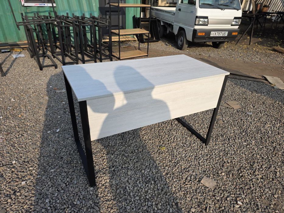 AKSIYA. Chegirma narxlarda loft stol sotiladi.