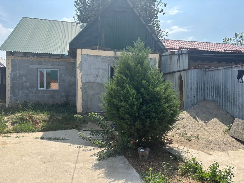 Үй сатылады опше 10 соты . 2 үй бар ..