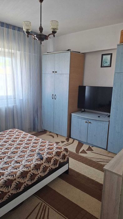 Apartament cu 2 camere, decomandat, zona centru