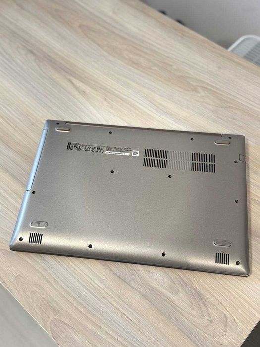 Lenovo IdeaPad 520 - 15,6”, Intel Core i7 - 8550U, 8GB RAM, 120GB SSD