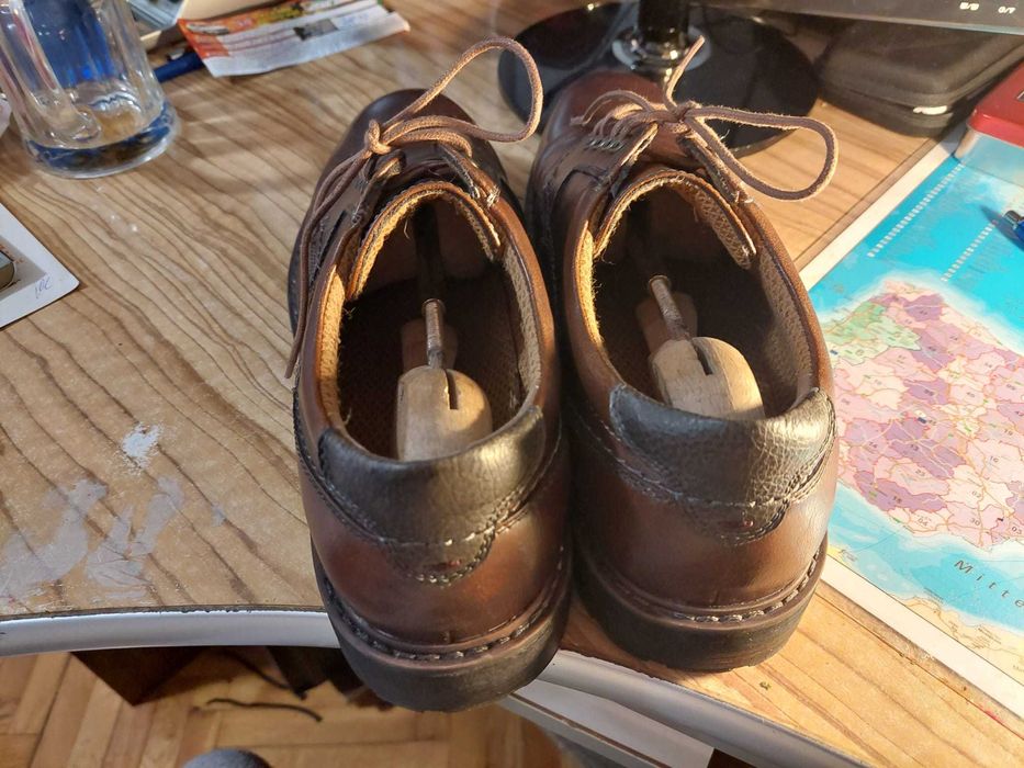 Vînd sau schimb pantofi piele MEMPHIS one