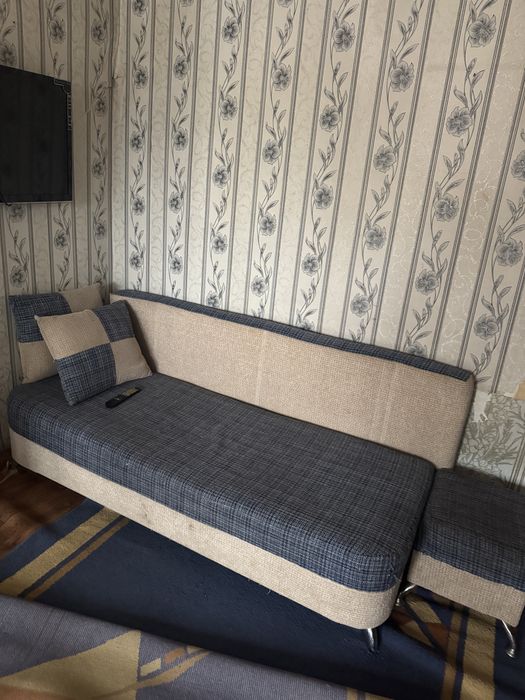 Диван срочно продам