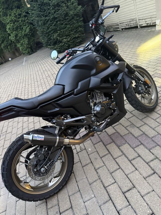 Motocicleta Zontes 125
