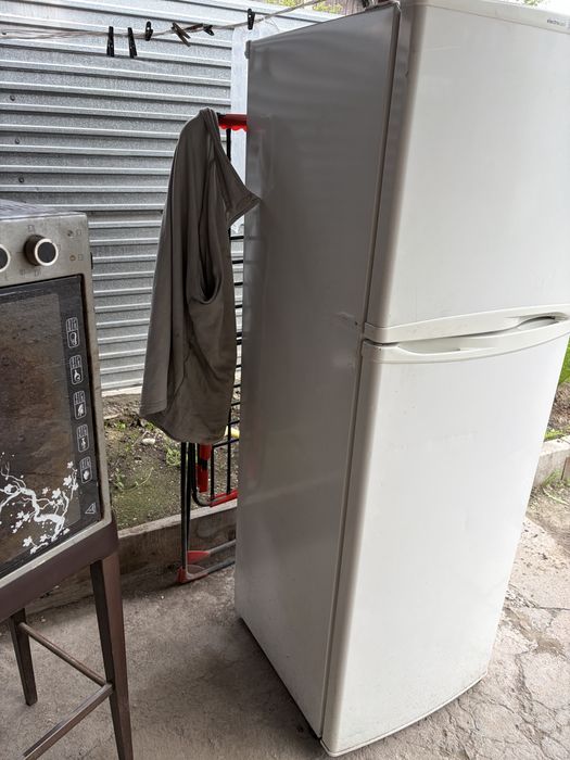 Холодильник в хорошем состояний