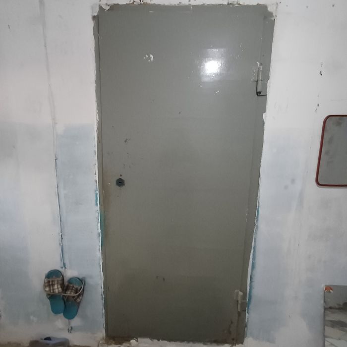 Продам железную дверь